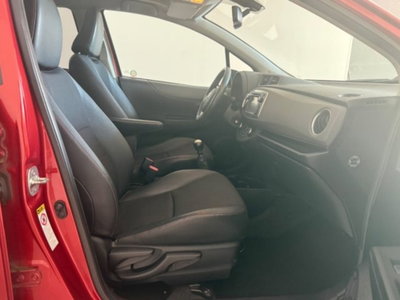 Toyota Yaris 1.3 5 porte Active (14)