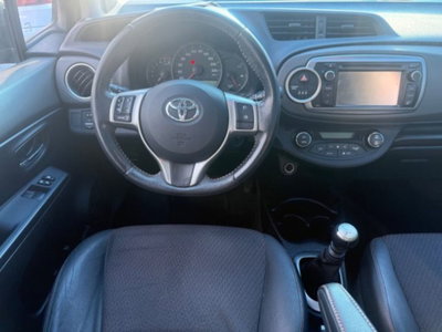 Toyota Yaris 1.3 5 porte Active (16)