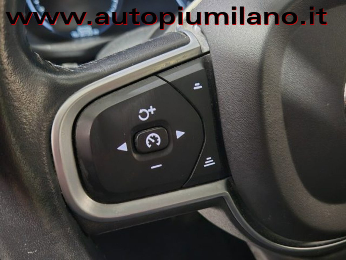 Volvo XC60 B4 (d) AWD Geartronic Business Plus (10)