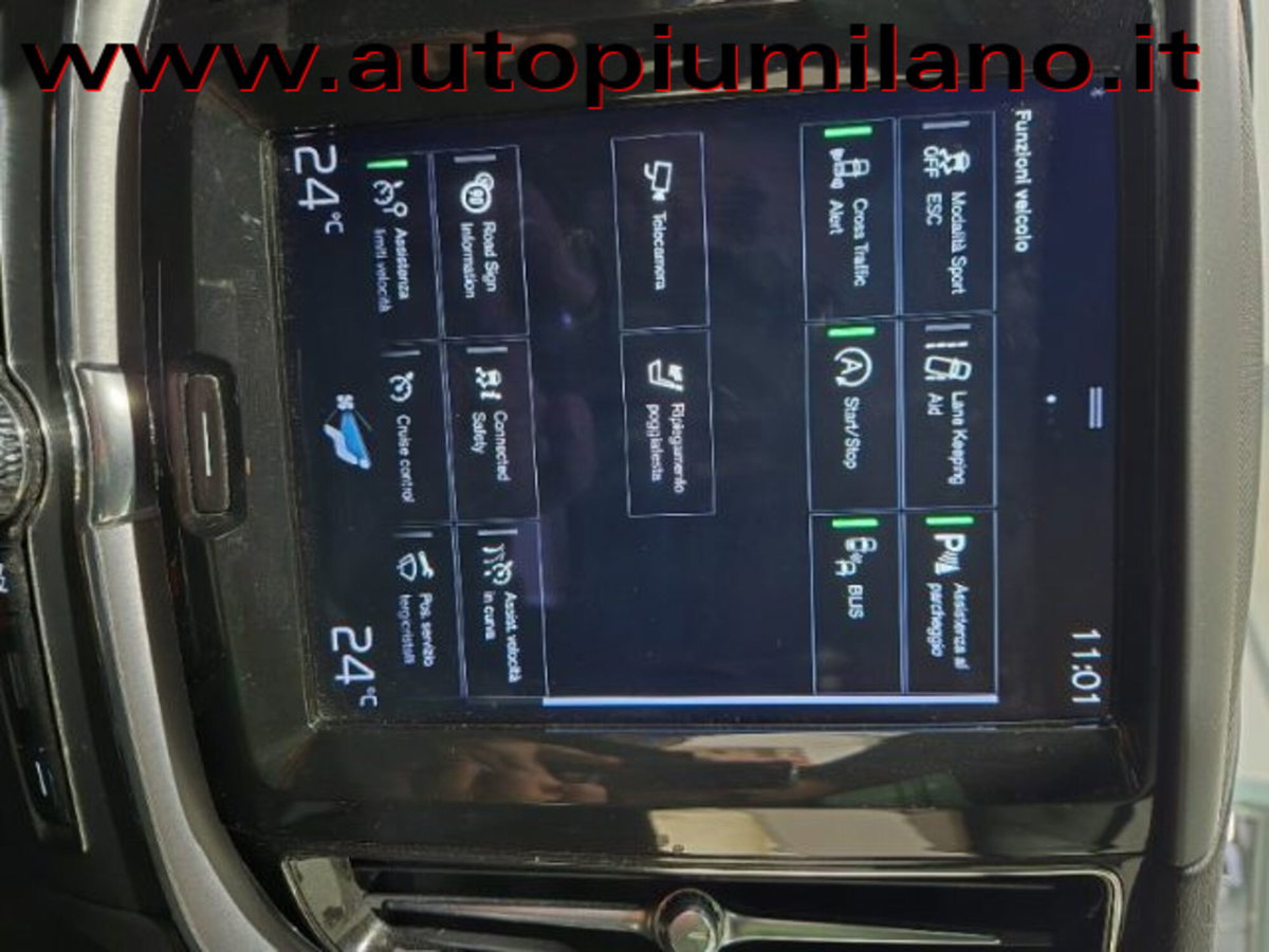 Volvo XC60 B4 (d) AWD Geartronic Business Plus (17)