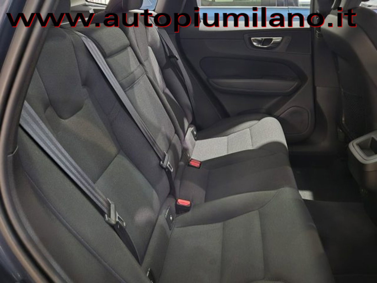 Volvo XC60 B4 (d) AWD Geartronic Business Plus (9)