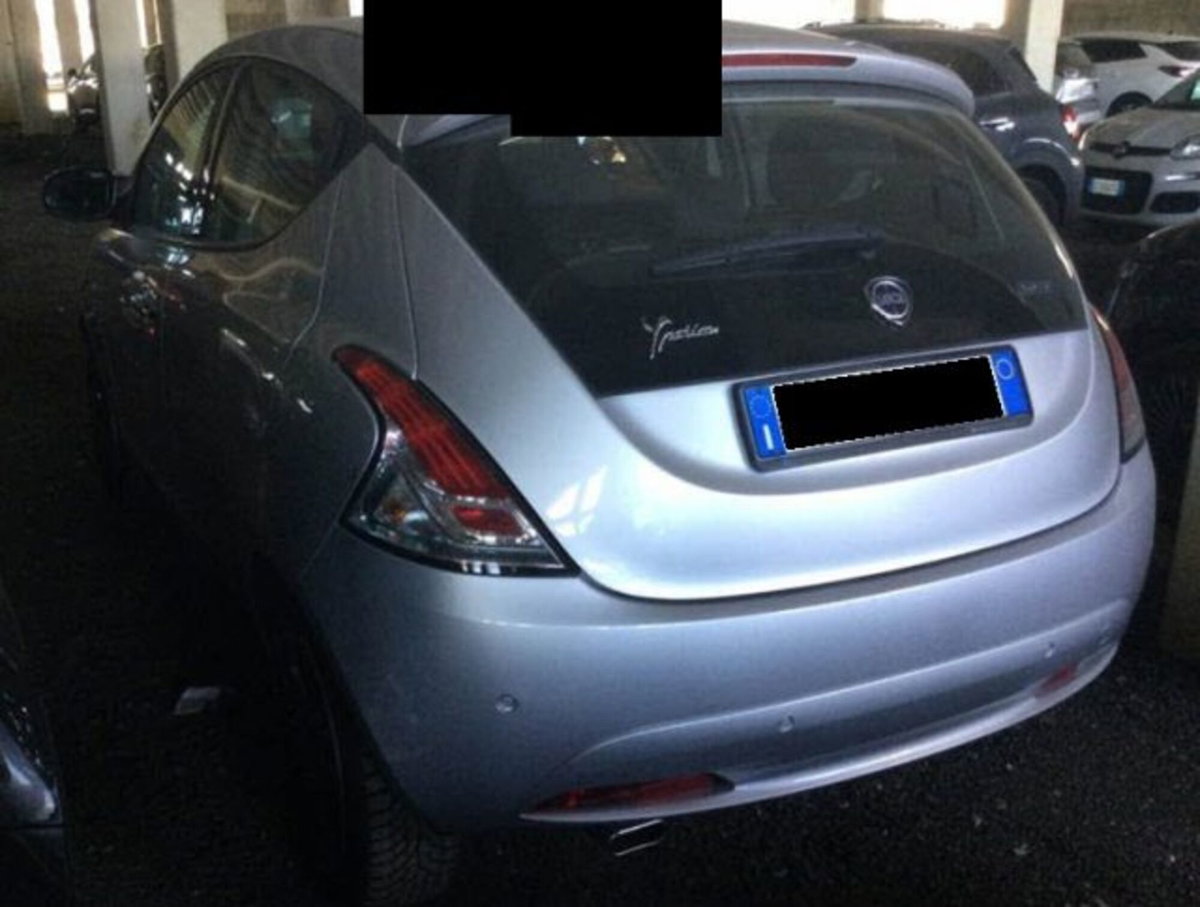 Lancia Ypsilon 1.0 FireFly 5 porte S&S Hybrid Ecochic Gold (3)