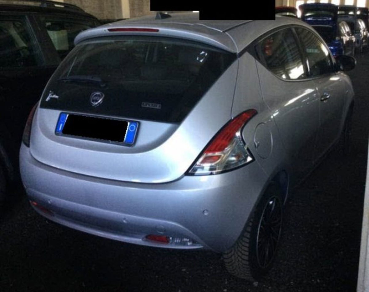 Lancia Ypsilon 1.0 FireFly 5 porte S&S Hybrid Ecochic Gold (4)