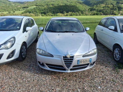 Alfa Romeo 147 1.9 JTD (120) 5 porte Distinctive (2)