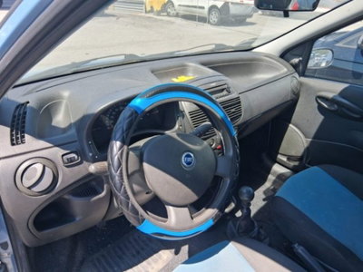 Fiat Punto 1.2 5 porte Active Natural Power (5)