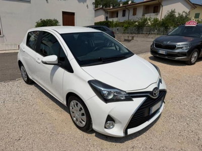 Toyota Yaris 1.D-4D 5 porte Active (2)