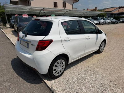 Toyota Yaris 1.D-4D 5 porte Active (3)