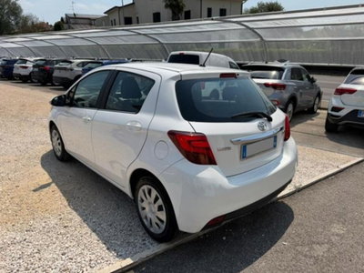 Toyota Yaris 1.D-4D 5 porte Active (4)