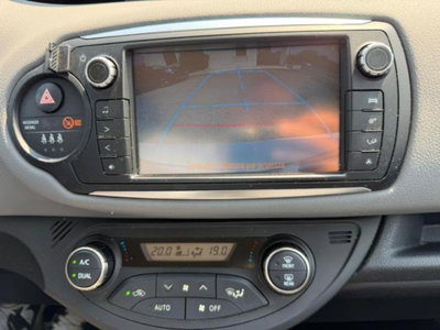 Toyota Yaris 1.D-4D 5 porte Active (9)