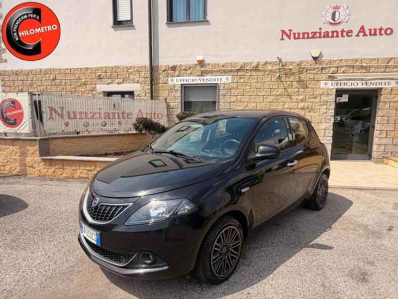 Lancia Ypsilon 1.0 FireFly 5 porte S&S Hybrid Ecochic Gold