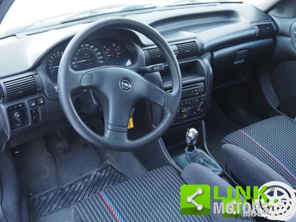 Opel Astra 16V cat 3 porte GSi (13)
