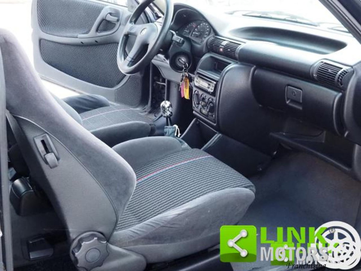 Opel Astra 16V cat 3 porte GSi (17)