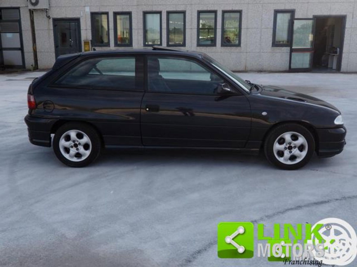 Opel Astra 16V cat 3 porte GSi (4)