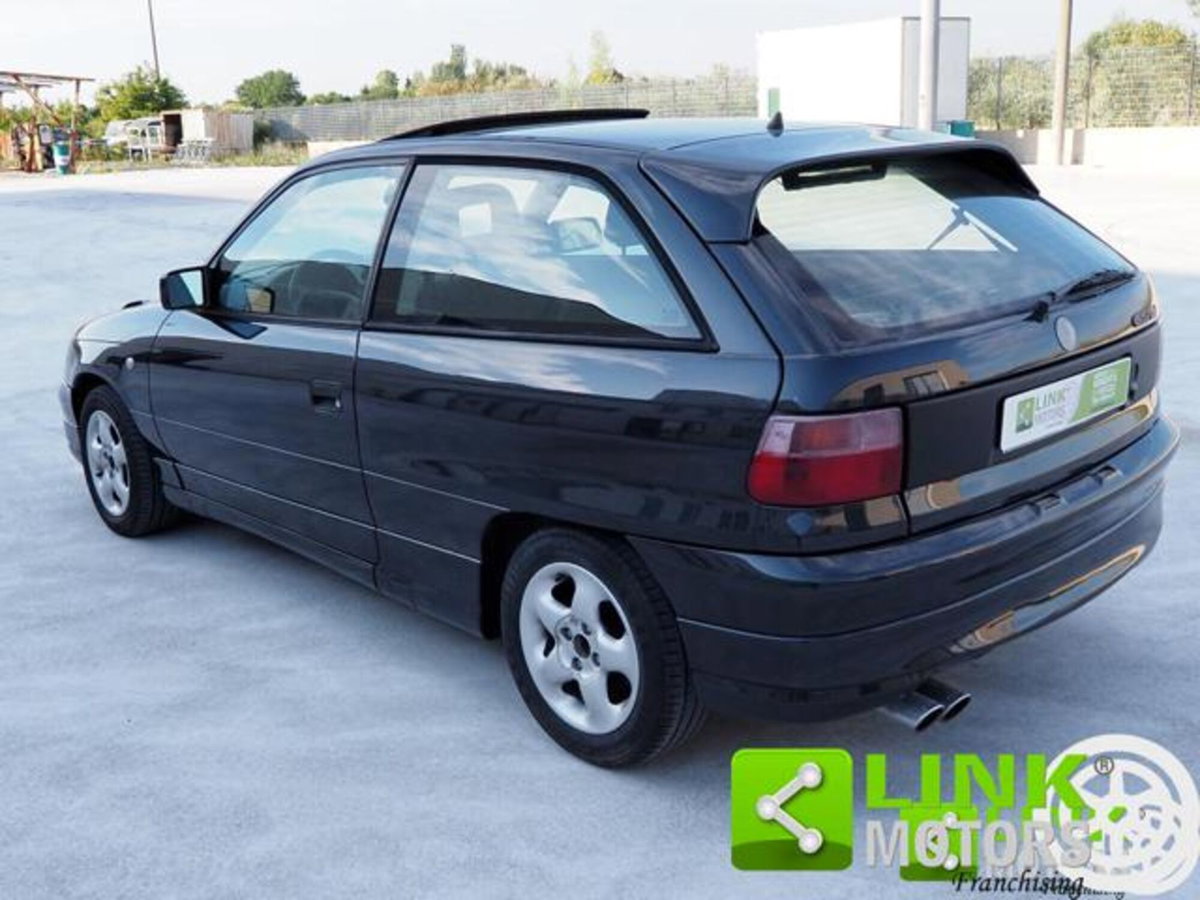 Opel Astra 16V cat 3 porte GSi (7)