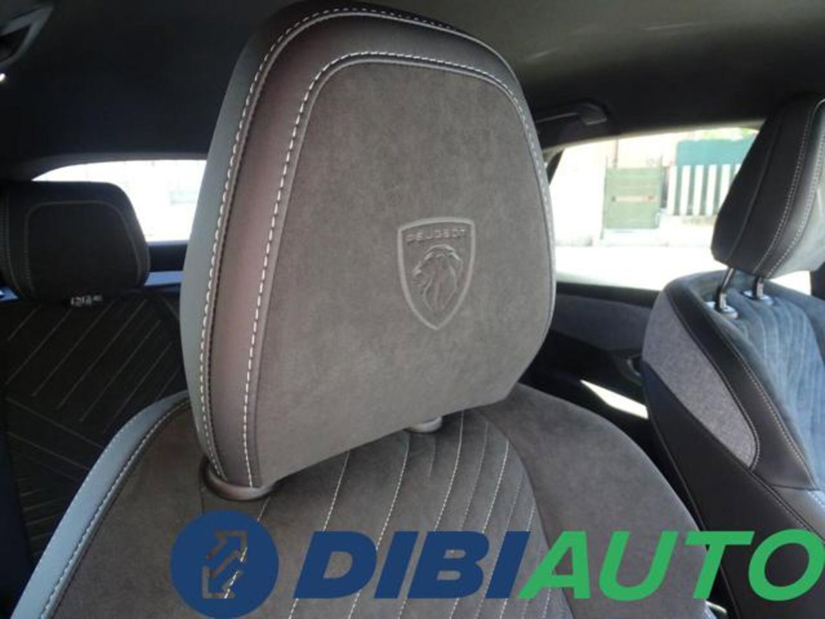 Peugeot 3008 1.2 hybrid GT Exclusive 145cv e-dcs6 (17)