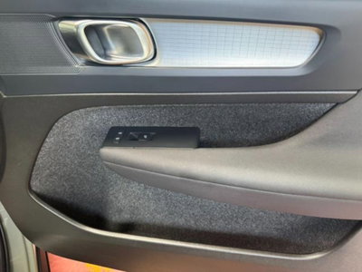 Volvo XC40 T4 Recharge Plug-in Hybrid R-design (12)