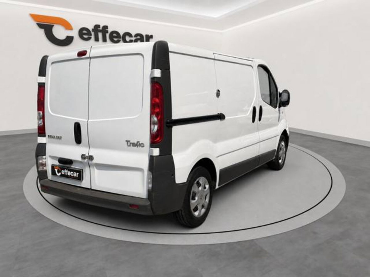 Renault Trafic Furgone T27 2.0 dCi/90 PC-TN Furgone DPF (6)