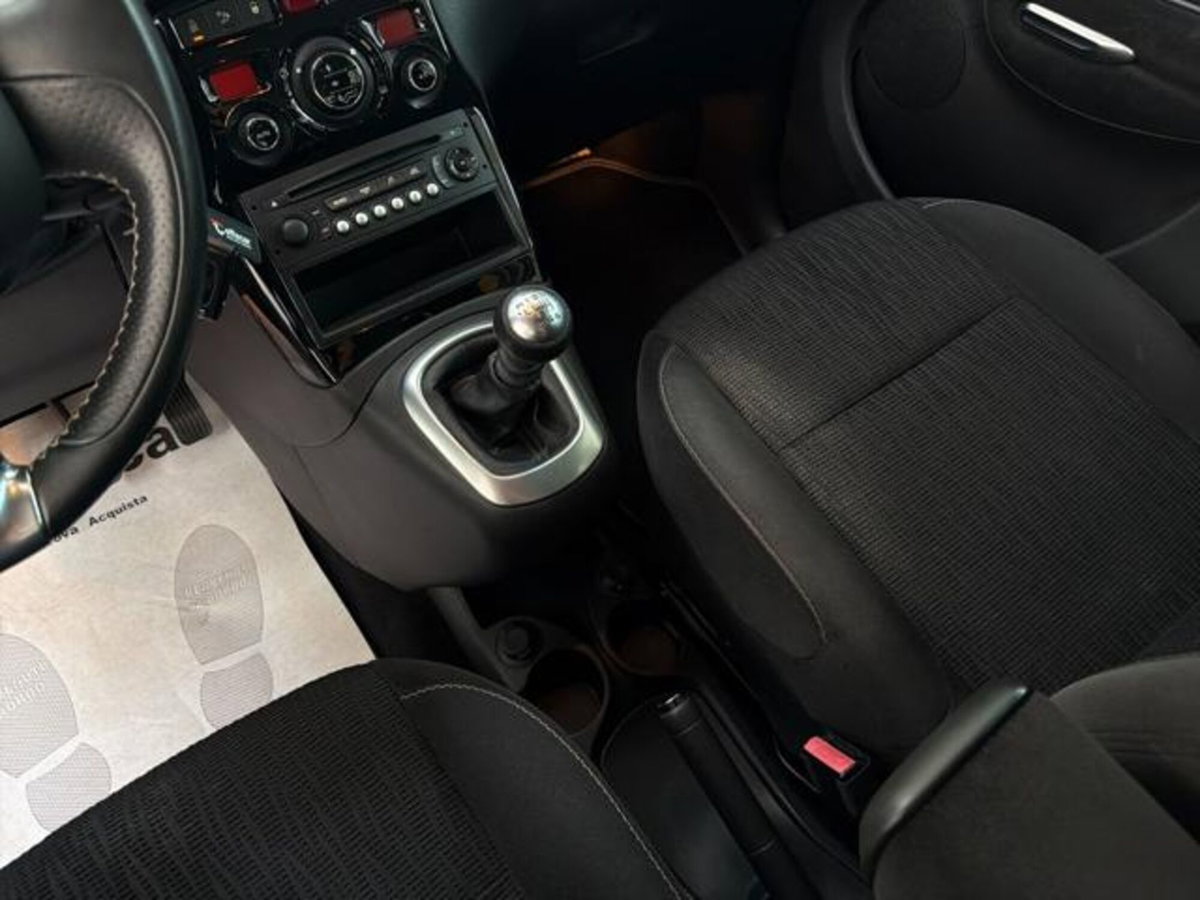 Citroen C3 Picasso 1.6 HDi 115 Exclusive (11)
