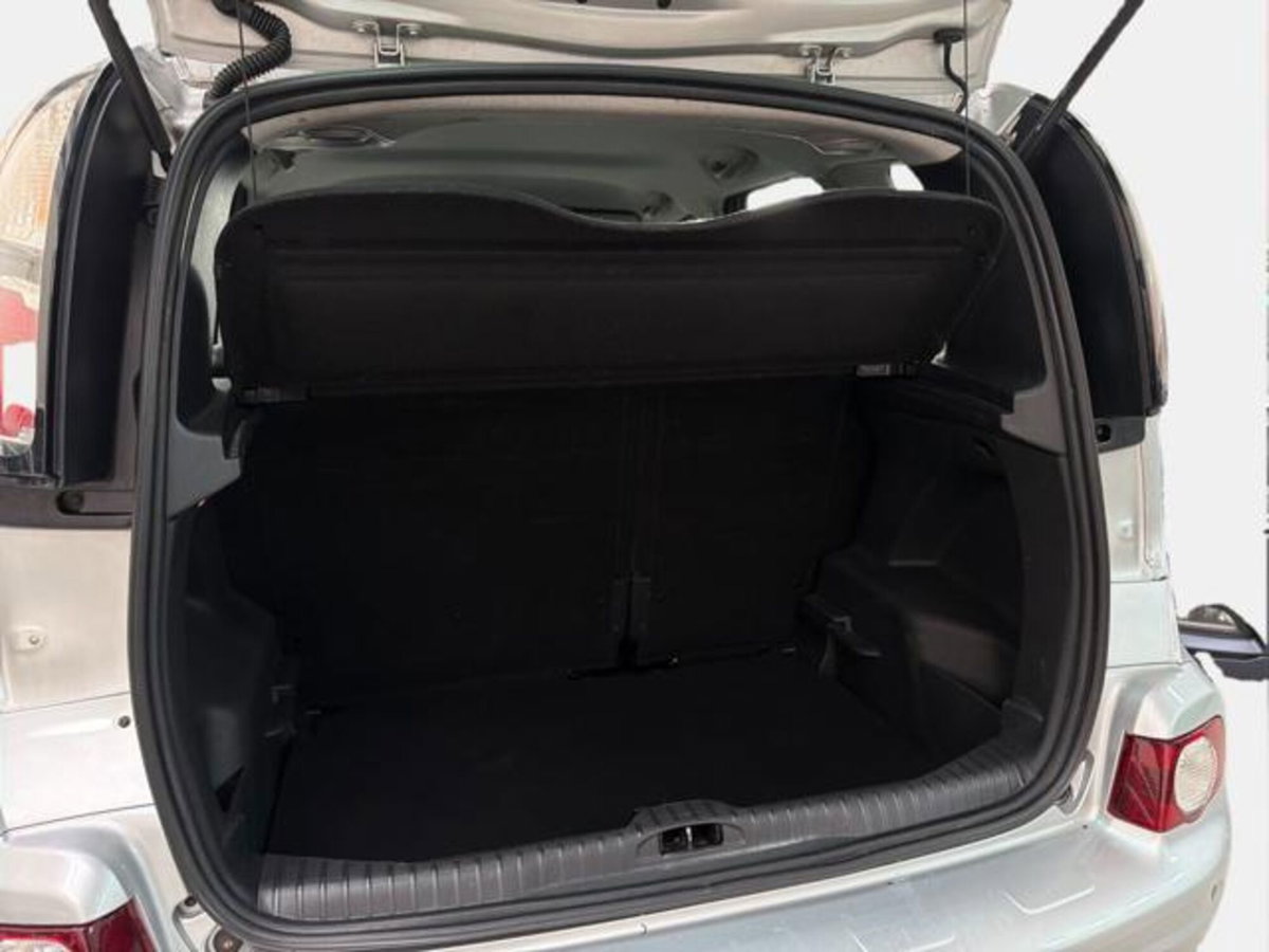Citroen C3 Picasso 1.6 HDi 115 Exclusive (14)