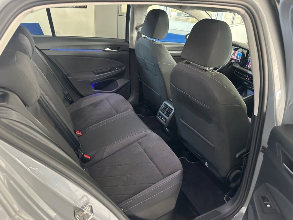 Volkswagen Golf Variant 2.0 TDI 150 CV DSG SCR 4Motion Style (15)