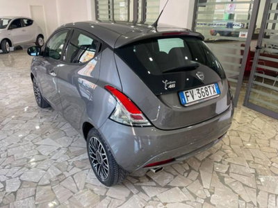 Lancia Ypsilon 1.2 69 CV 5 porte GPL Ecochic Gold (4)