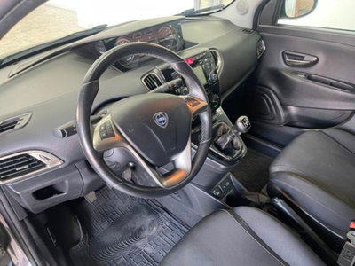 Lancia Ypsilon 1.2 69 CV 5 porte GPL Ecochic Gold (8)