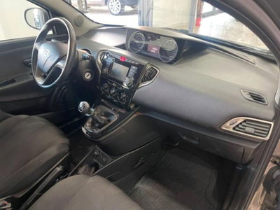 Lancia Ypsilon 1.2 69 CV 5 porte GPL Ecochic Gold (9)