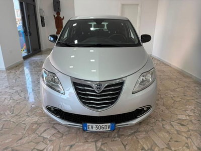 Lancia Ypsilon 0.9 TwinAir 85 CV 5 porte Metano Ecochic Gold (2)