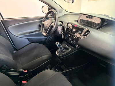 Lancia Ypsilon 0.9 TwinAir 85 CV 5 porte Metano Ecochic Gold (8)