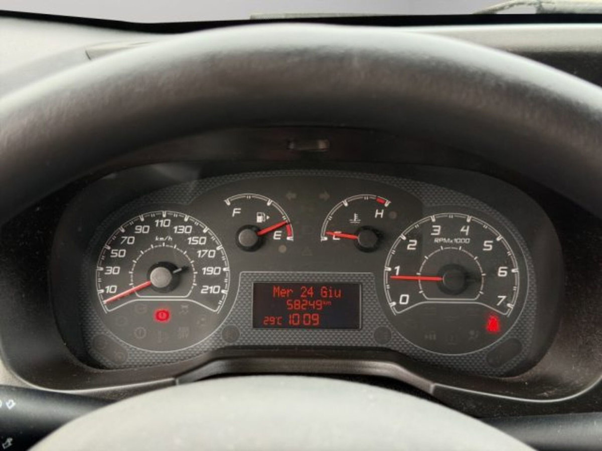 Fiat Fiorino Furgone cargo 1.3 mjt 95cv Adventure (12)