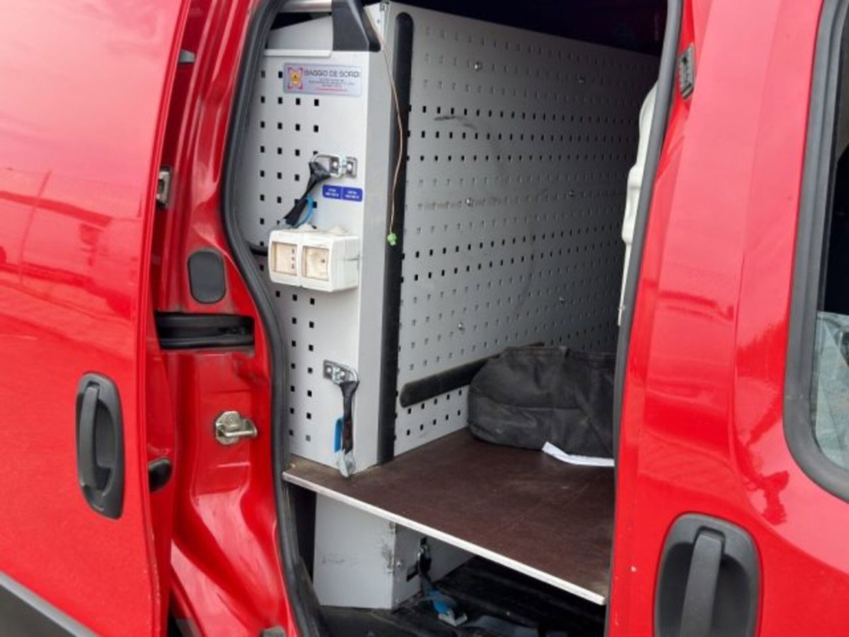 Fiat Fiorino Furgone cargo 1.3 mjt 95cv Adventure (8)