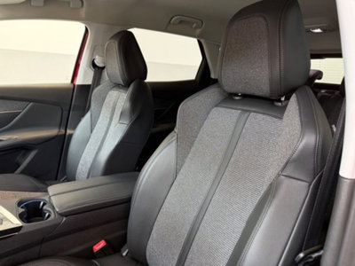 Peugeot 3008 PureTech Turbo 130 S&S EAT8 Allure (12)