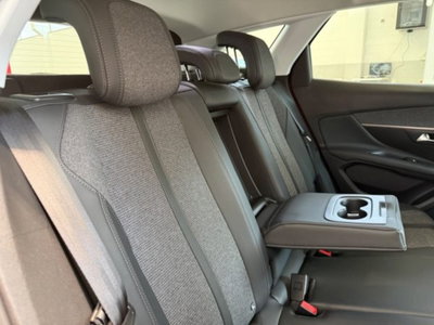 Peugeot 3008 PureTech Turbo 130 S&S EAT8 Allure (14)