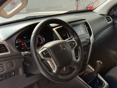 Mitsubishi L200 2.3 D Club Cab 4x4 Easy Select Invite Connect (9)