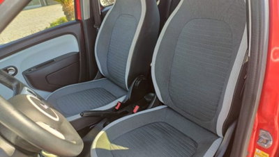 Renault Twingo 1.0 SCe Live (10)