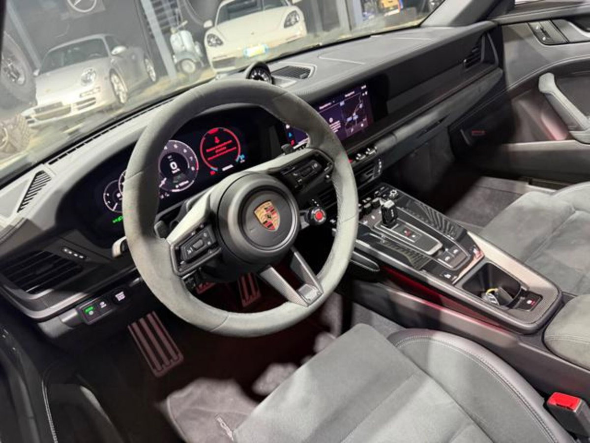 Porsche 911 Cabrio Targa 3.6 4 GTS auto (13)