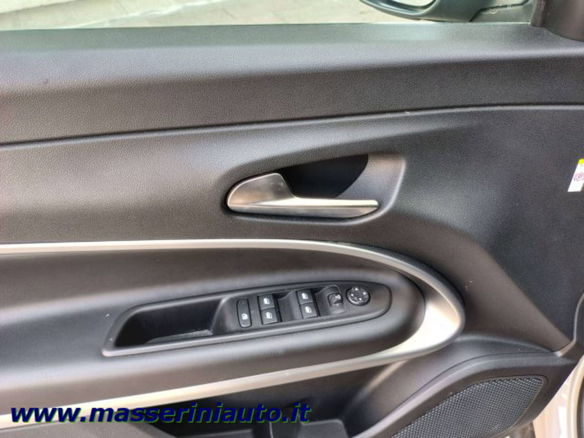Jeep Avenger 1.2 turbo Summit fwd 100cv (12)