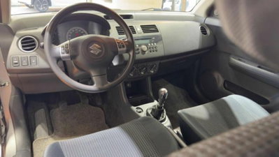 Suzuki Swift 1.3 DDiS 5p. GLX (10)
