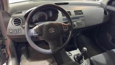 Suzuki Swift 1.3 DDiS 5p. GLX (9)