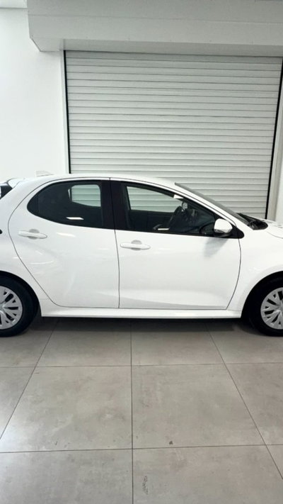 Toyota Yaris 1.5 Hybrid 5 porte Energy (7)
