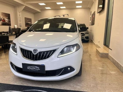 Lancia Ypsilon 1.0 FireFly 5 porte S&S Hybrid Ecochic Gold (2)