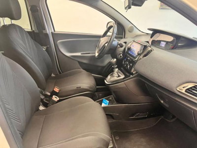 Lancia Ypsilon 1.0 FireFly 5 porte S&S Hybrid Ecochic Gold (6)