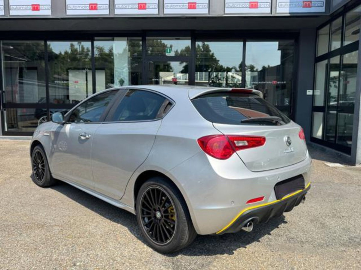 Alfa Romeo Giulietta 2.0 JTDm Giulietta 150cv (6)