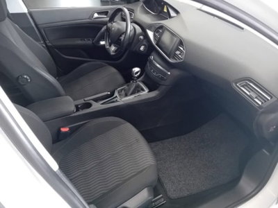 Peugeot 308 SW PureTech Turbo 130 S&S Active Pack (13)