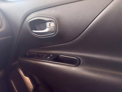 Jeep Renegade 1.6 Mjt 120 CV Limited (12)