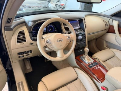 Infiniti QX70 3.0 diesel V6 AT GT Premium (11)