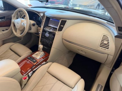 Infiniti QX70 3.0 diesel V6 AT GT Premium (9)