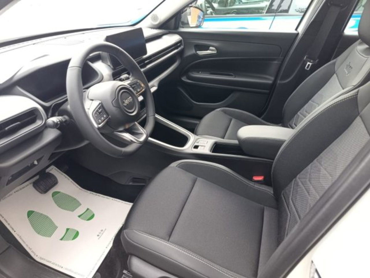 Jeep Avenger 1.2 turbo e-hybrid mhev Altitude fwd 110cv edct6 (5)