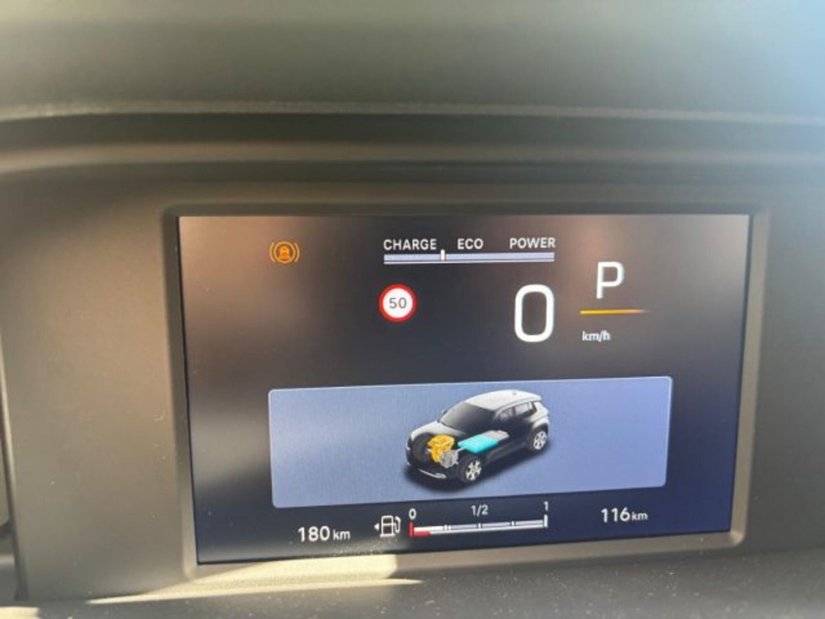 Jeep Avenger 1.2 turbo e-hybrid mhev Longitude fwd 110cv edct6 (11)