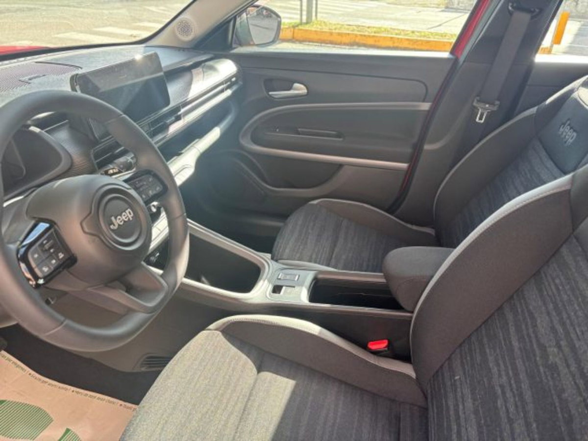 Jeep Avenger 1.2 turbo e-hybrid mhev Longitude fwd 110cv edct6 (8)